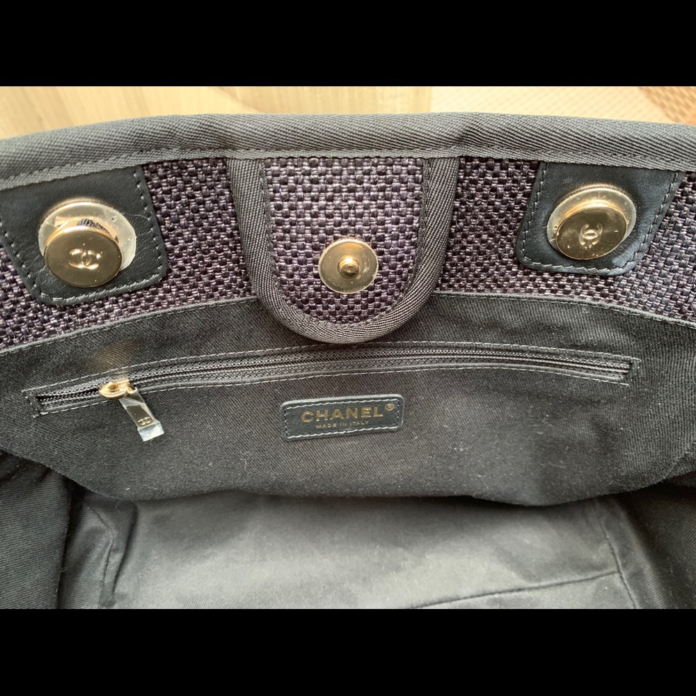 “SOLD” CHANEL Large Shopping Bag 30cm - Picture 3 of 8